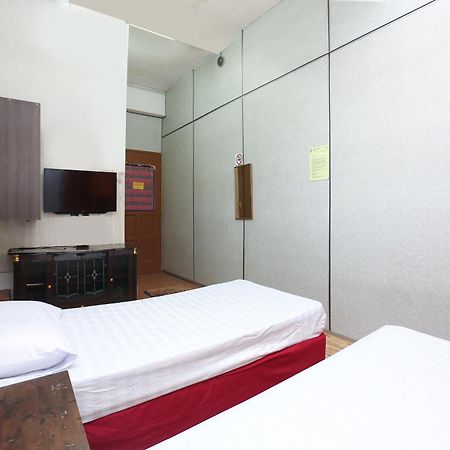 Oyo 89755 D&D Budget Inn Kota Bharu Exteriör bild