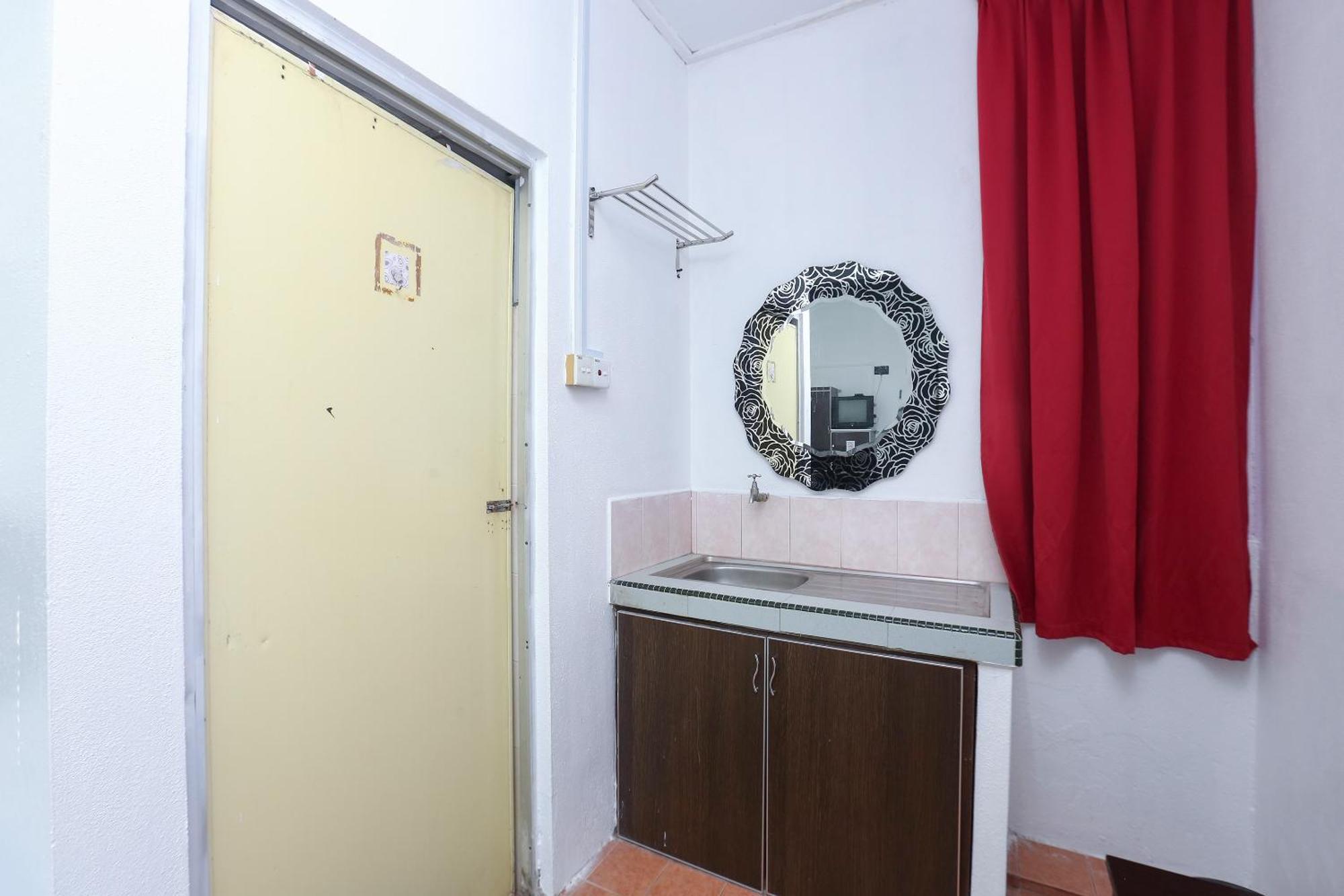 Oyo 89755 D&D Budget Inn Kota Bharu Exteriör bild
